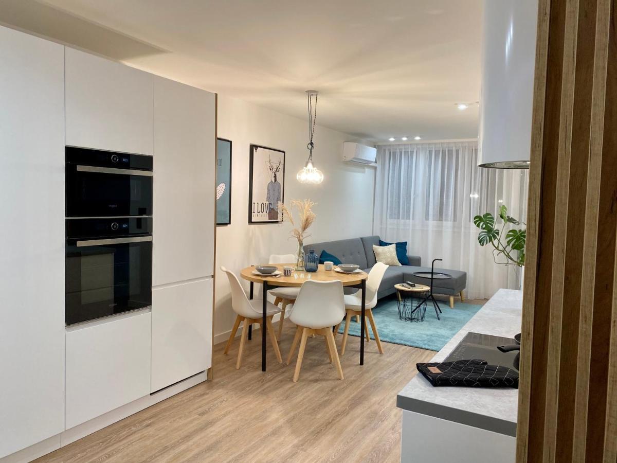 IX Pietro - 9Th Floor Apartment In คาโตวีตเซ ภายนอก รูปภาพ