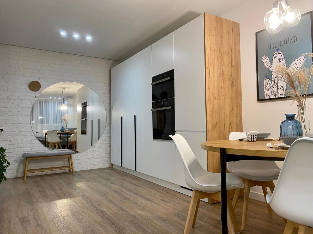 IX Pietro - 9Th Floor Apartment In คาโตวีตเซ ภายนอก รูปภาพ